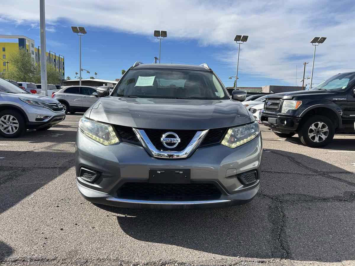 Used 2015 Nissan Rogue SV w/ SV Family Package image 2