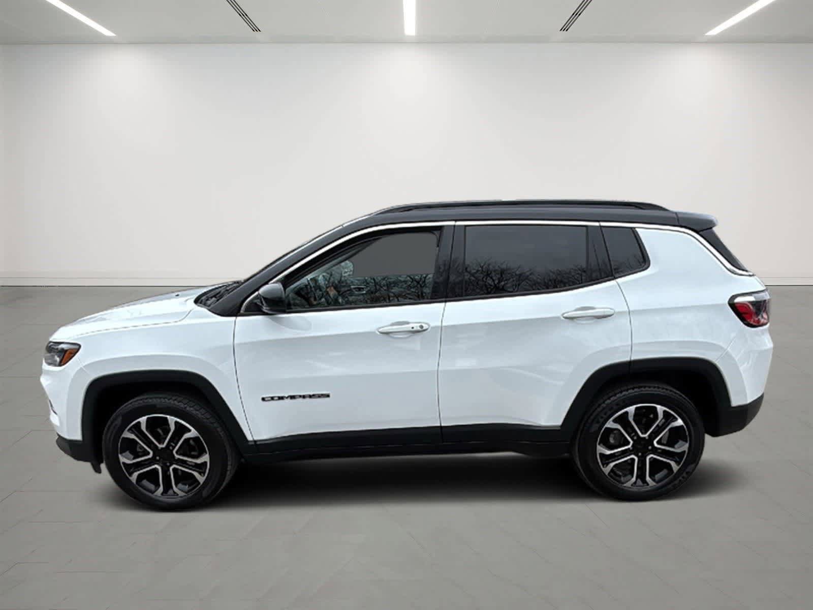 Used 2022 Jeep Compass Limited image 2