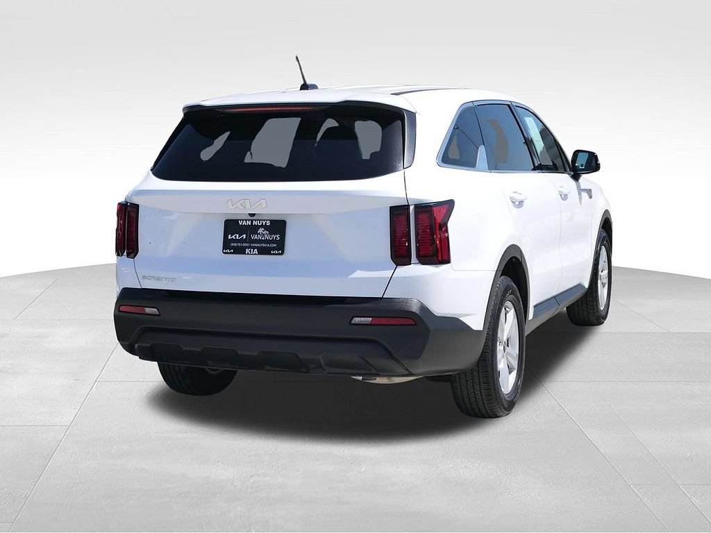 Used 2023 Kia Sorento LX FWD image 31