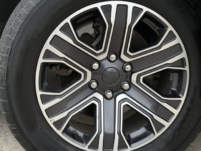 Used 2024 Jeep Wagoneer Series II RWD image 9