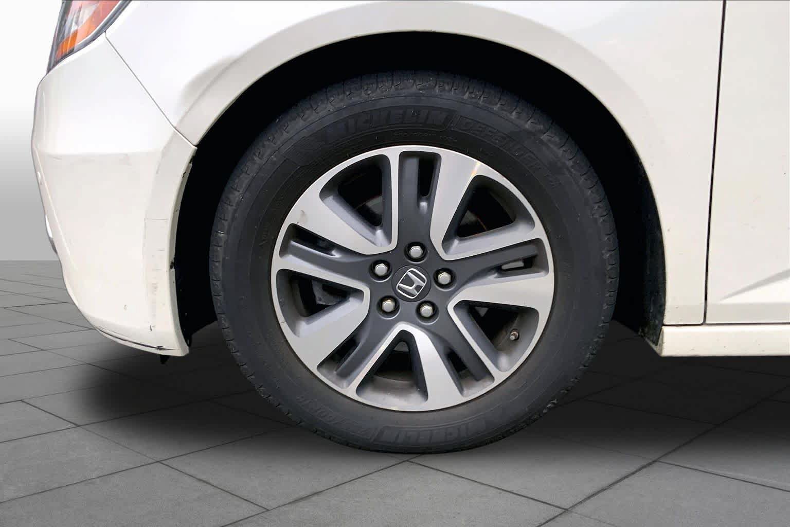Used 2016 Honda Odyssey Touring image 11