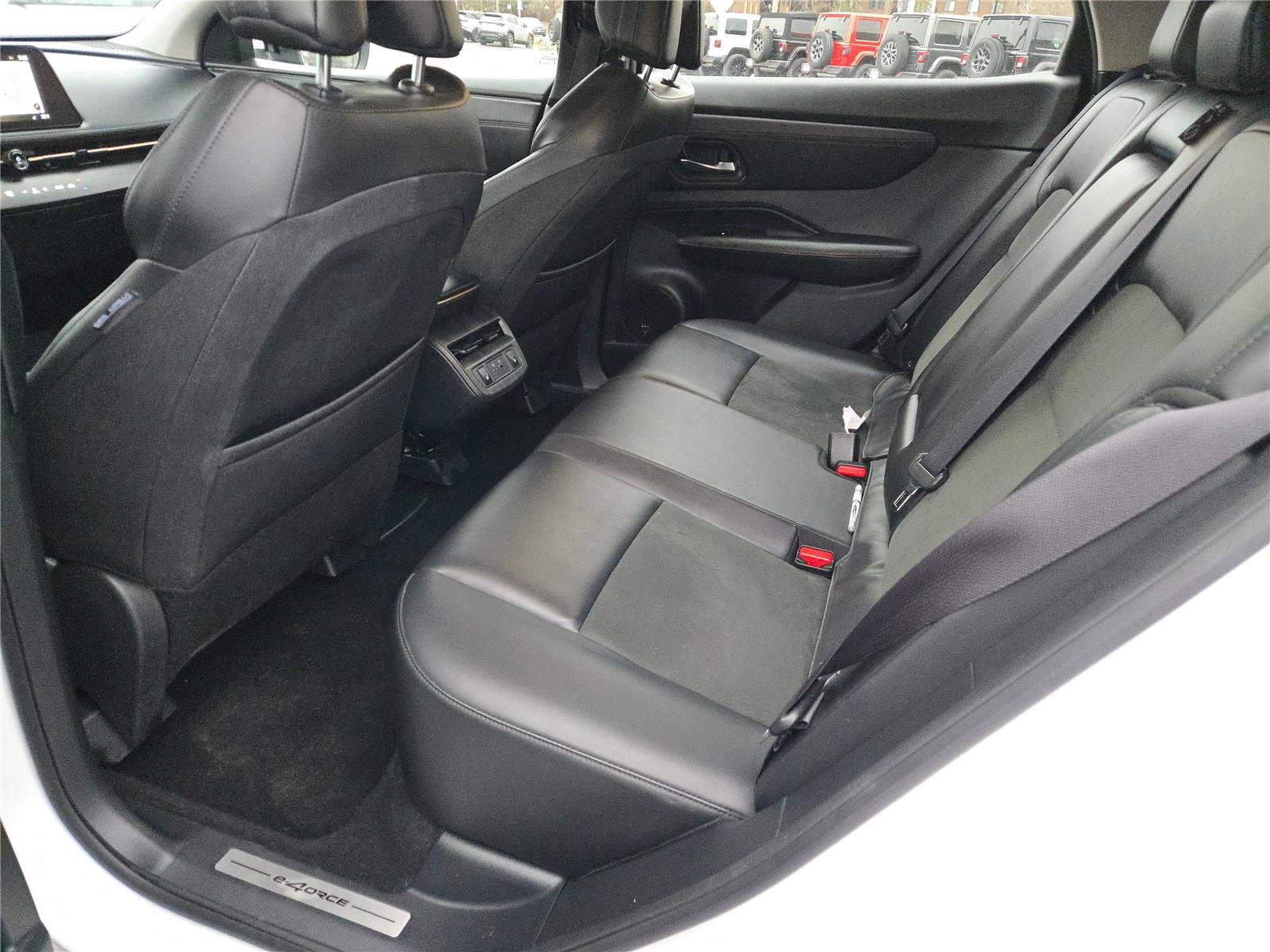 Used 2023 Nissan Ariya AWD image 21