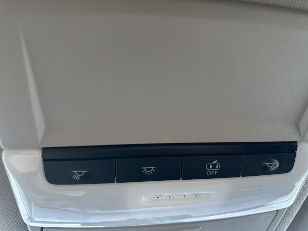 Used 2023 Nissan Rogue S image 19