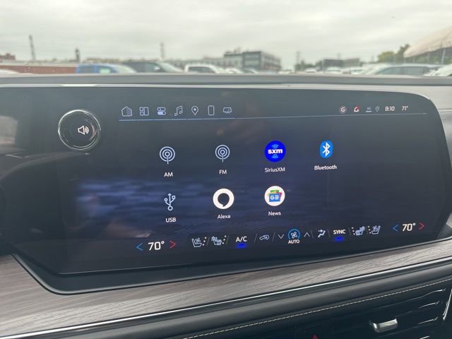 New 2025 Chevrolet Suburban Premier w/ Sun And Tow Package image 23