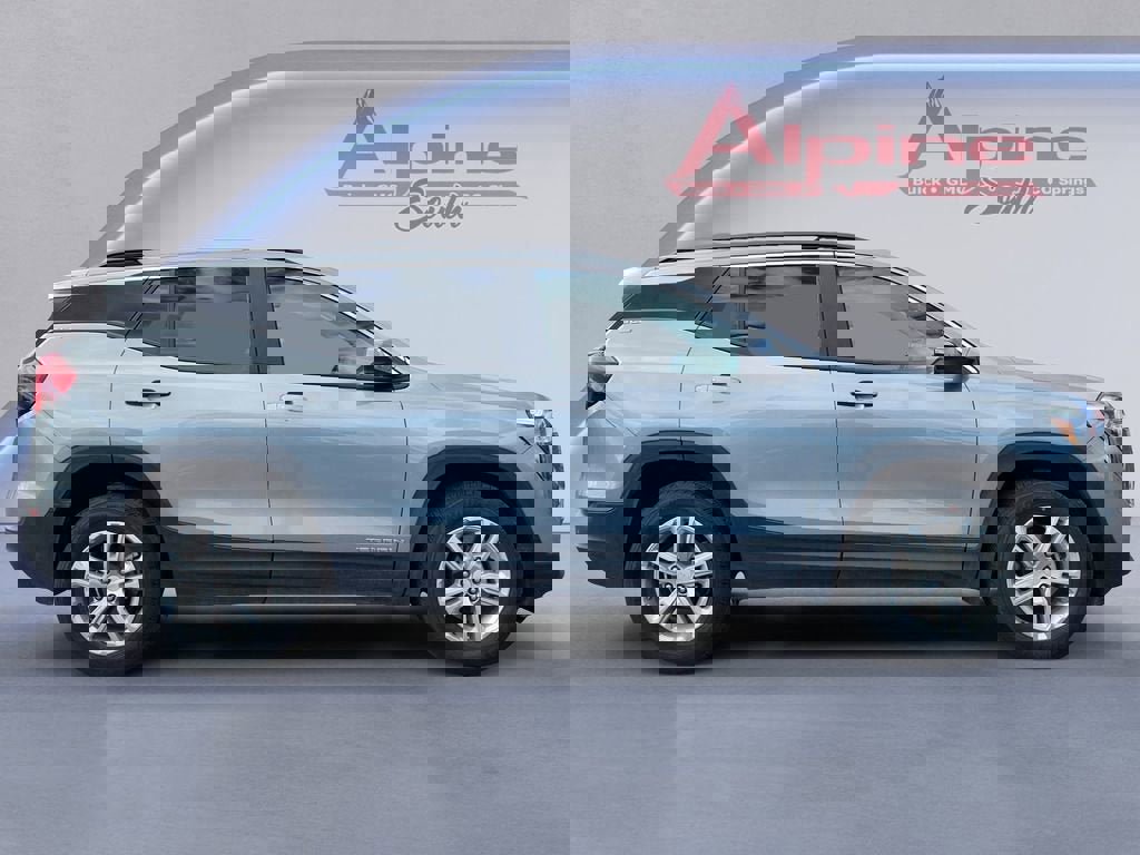 Used 2023 GMC Terrain SLE w/ Driver Convenience Package image 6