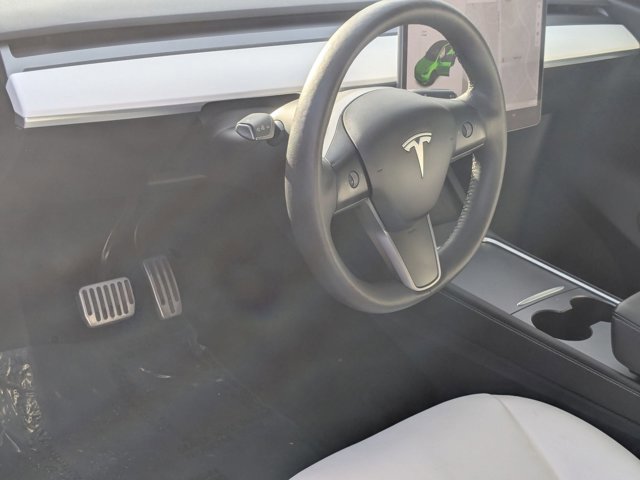 Used 2021 Tesla Model Y Long Range image 10