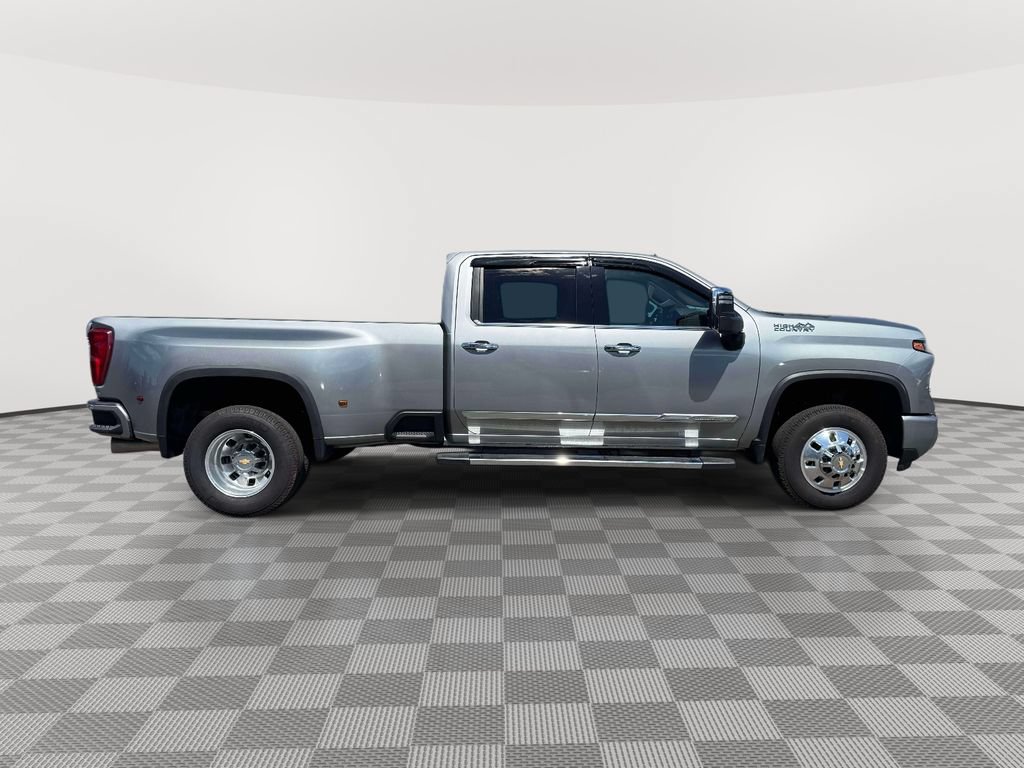 Used 2025 Chevrolet Silverado 3500 High Country AWD/4WD image 8