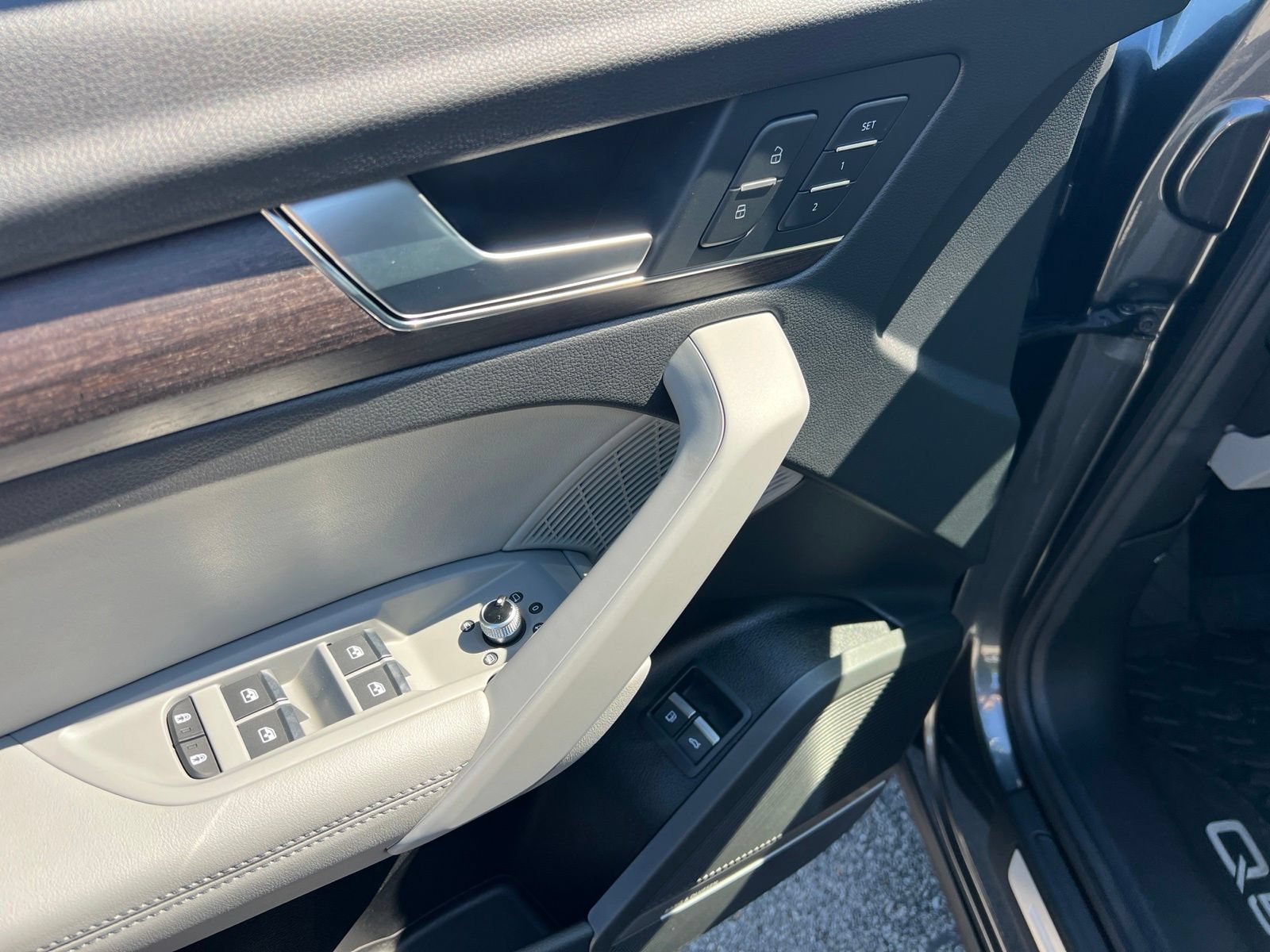 Used 2023 Audi Q5 e Prestige w/ Prestige Package AWD/4WD image 29
