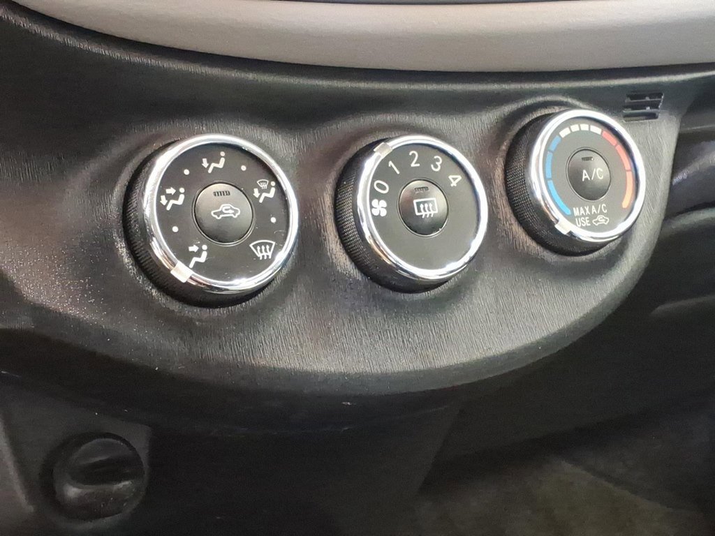 Used 2014 Toyota Yaris LE image 13