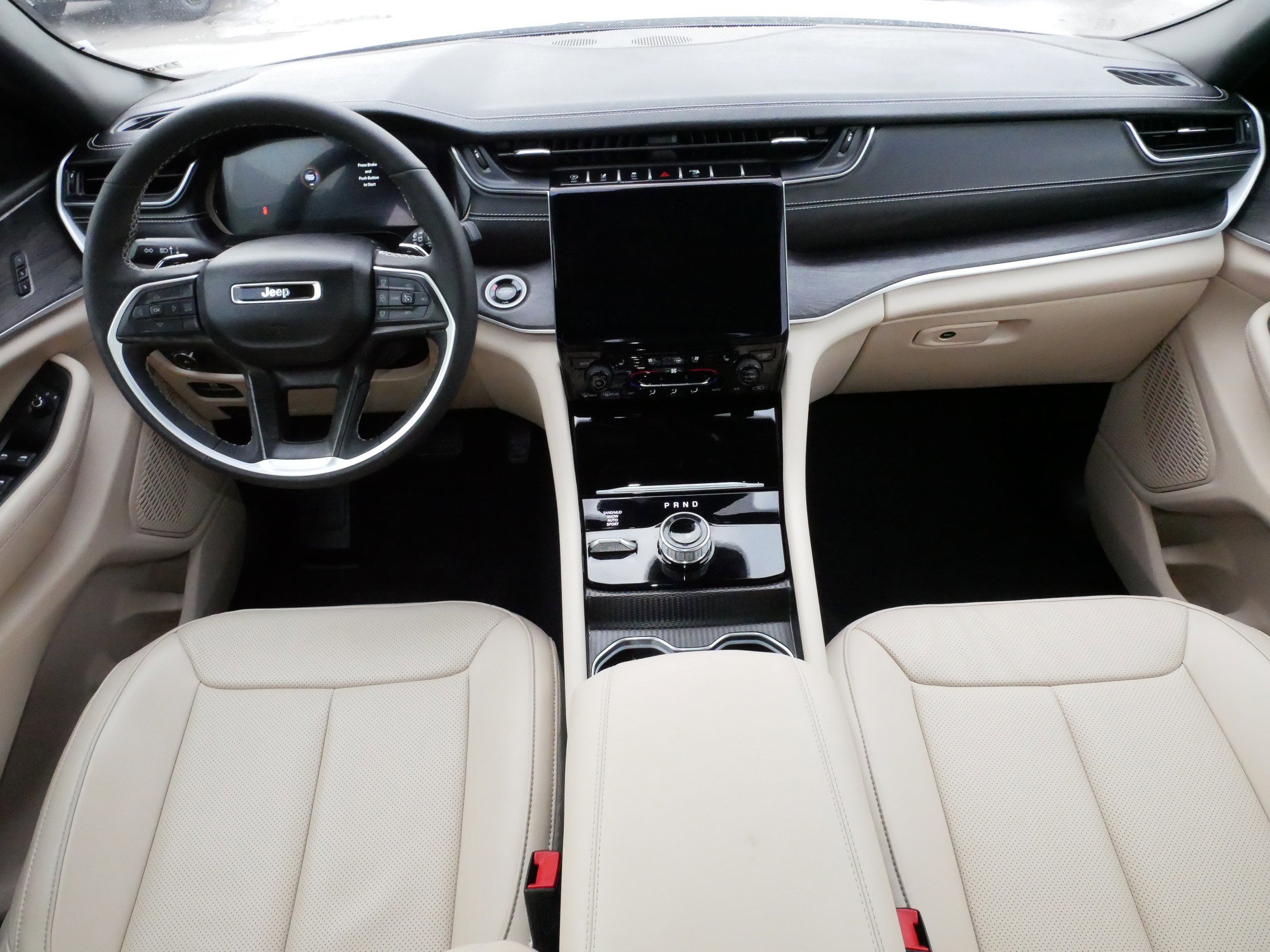 Used 2025 Jeep Grand Cherokee Limited w/ Luxury Tech Group II image 10