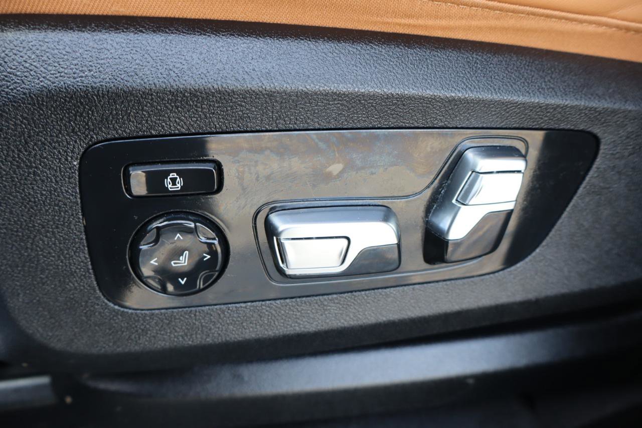 Used 2023 BMW X7 xDrive40i w/ Premium Package image 12