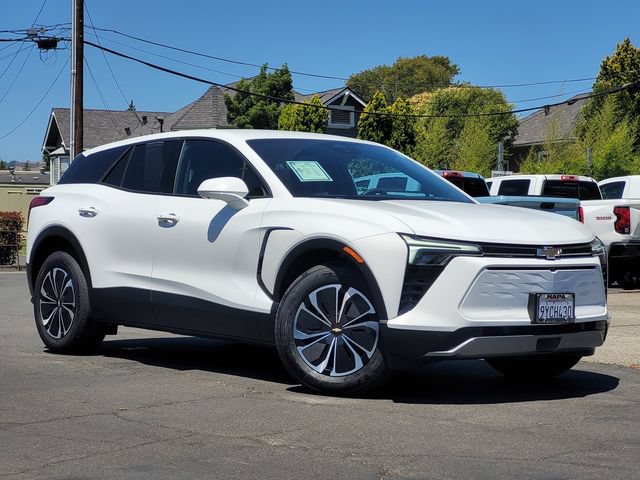Used 2025 Chevrolet Blazer EV LT AWD/4WD image 2