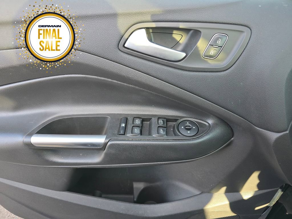 Used 2017 Ford Escape SE w/ SE Sport Appearance Package image 24