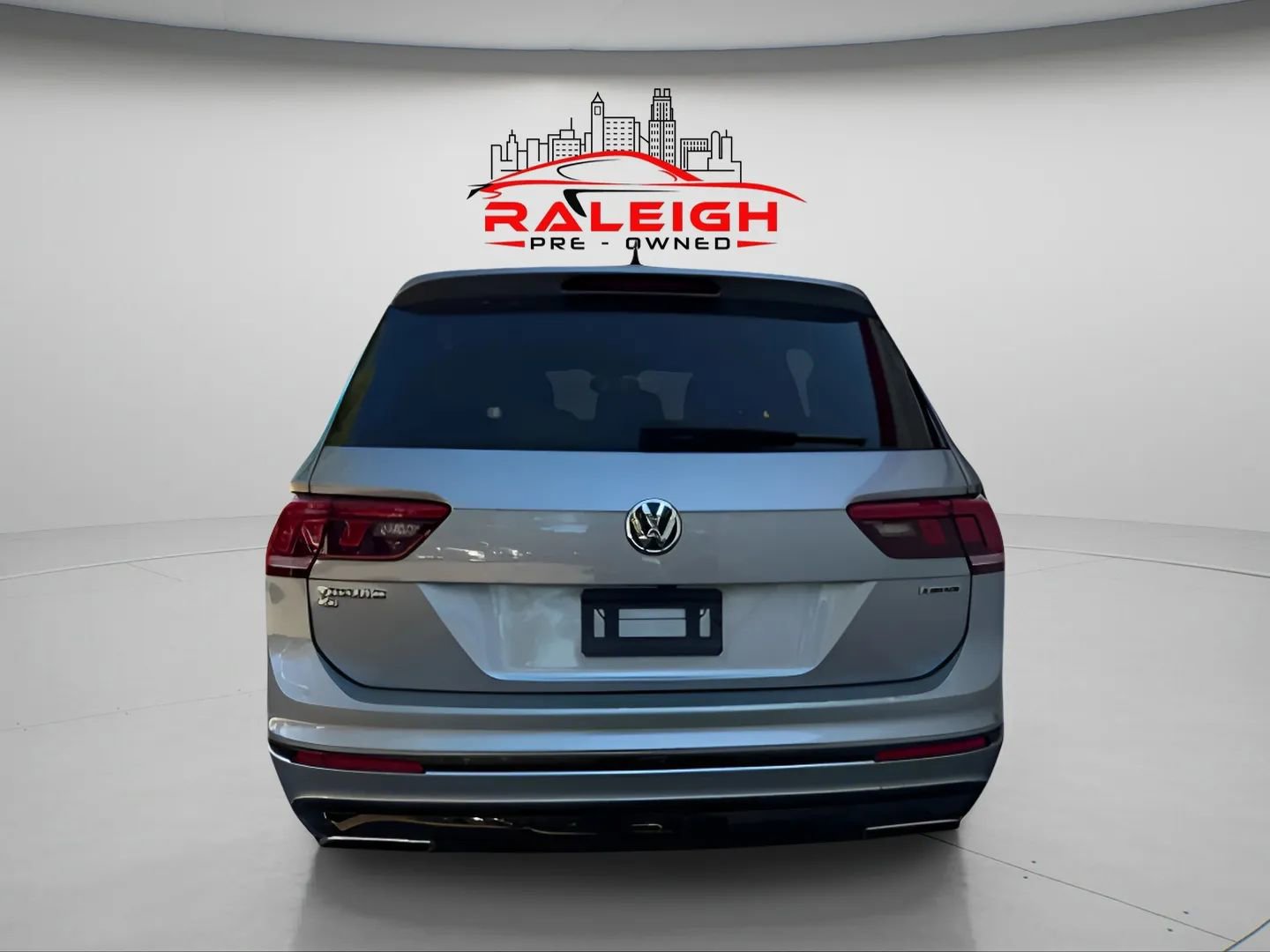 Used 2021 Volkswagen Tiguan SE R-Line w/ 3rd Row Seat Package image 12