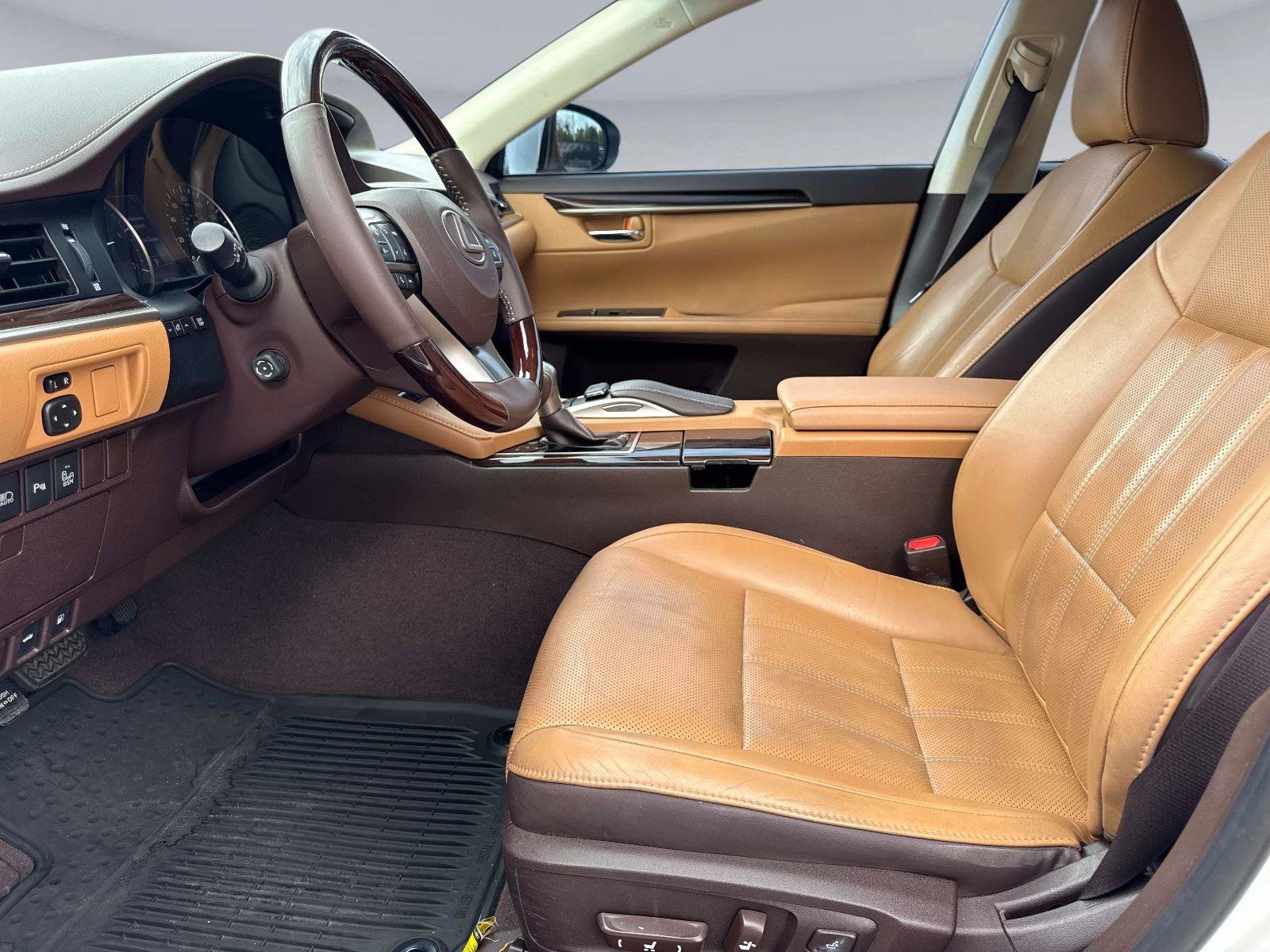Used 2016 Lexus ES 350 w/ Luxury Package w/Wood Trim FWD image 20