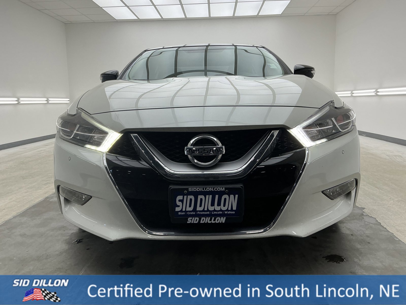Used 2016 Nissan Maxima Platinum image 2