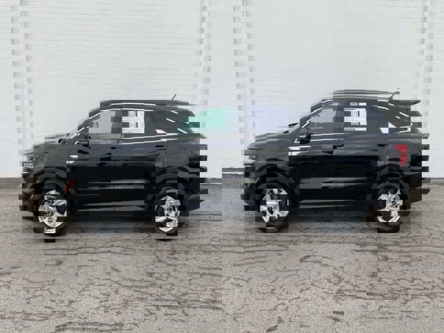 Used 2023 Kia Sorento LX image 27
