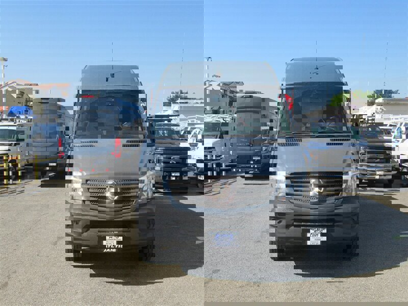 Used 2018 Mercedes-Benz Sprinter 2500 image 5