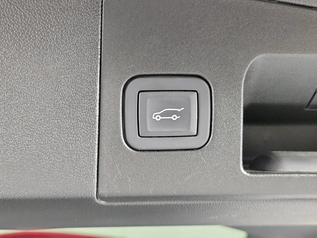 Used 2025 Cadillac XT5 Sportv AWD/4WD image 9