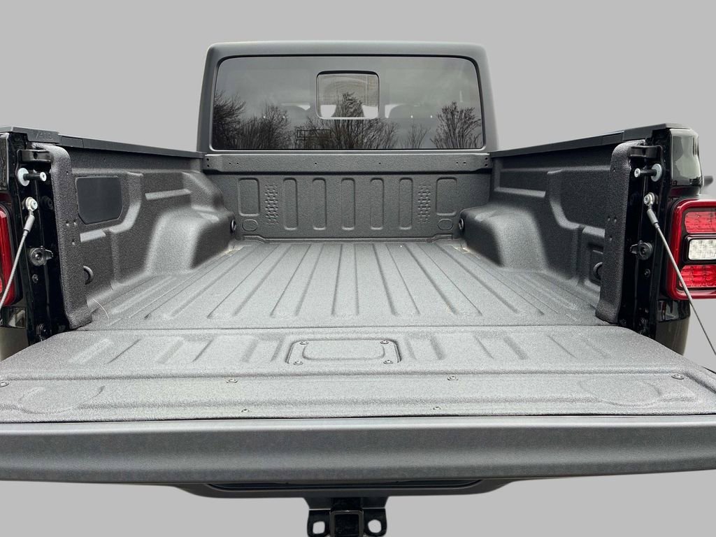 New 2026 Jeep Gladiator Sport AWD/4WD image 4