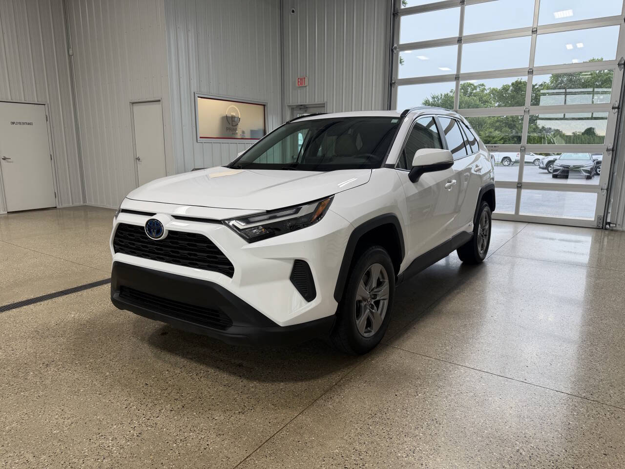 Used 2023 Toyota RAV4 XLE w/ Convenience Package AWD/4WD image 2