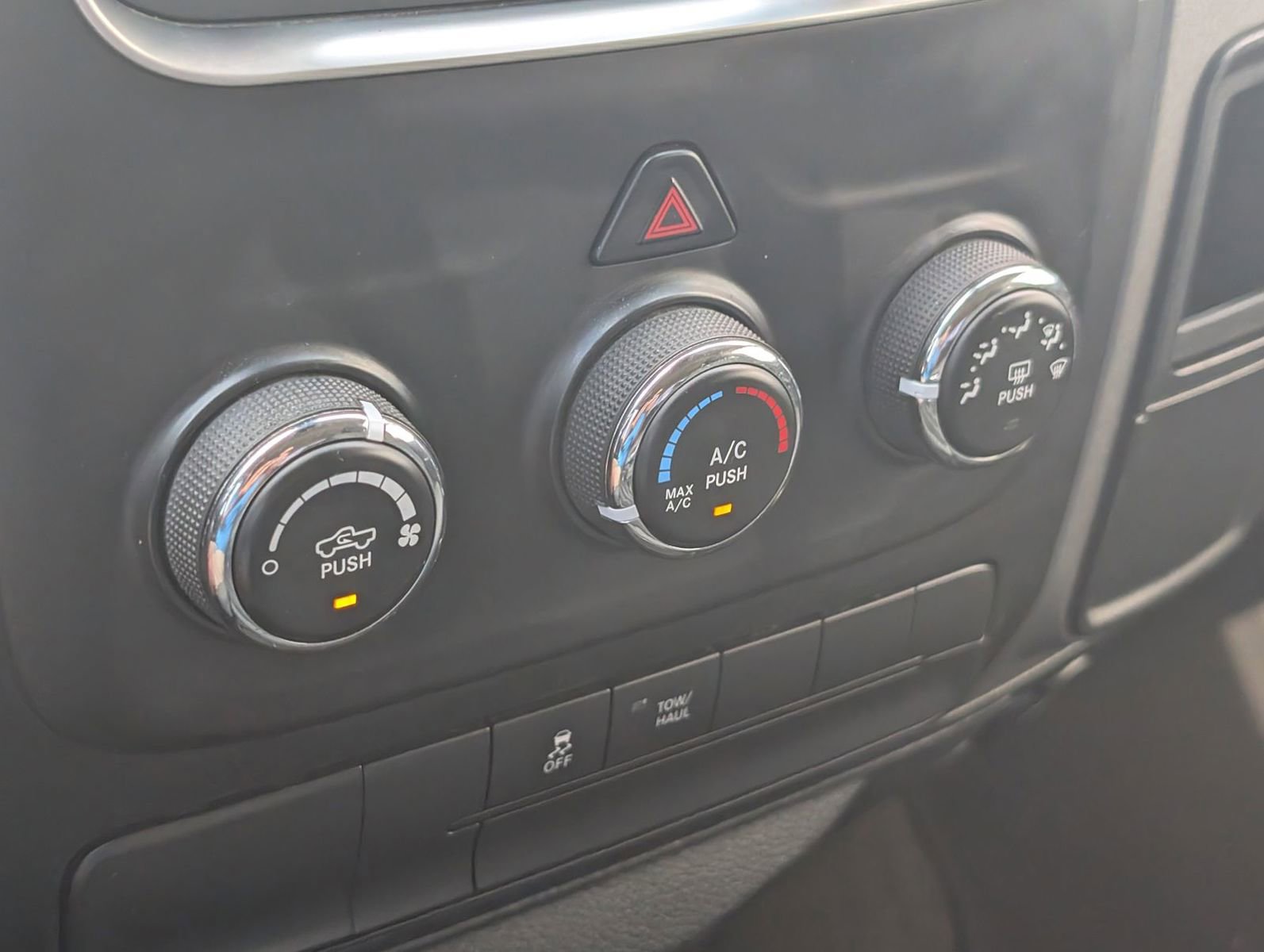 Used 2015 RAM 1500 Express image 20