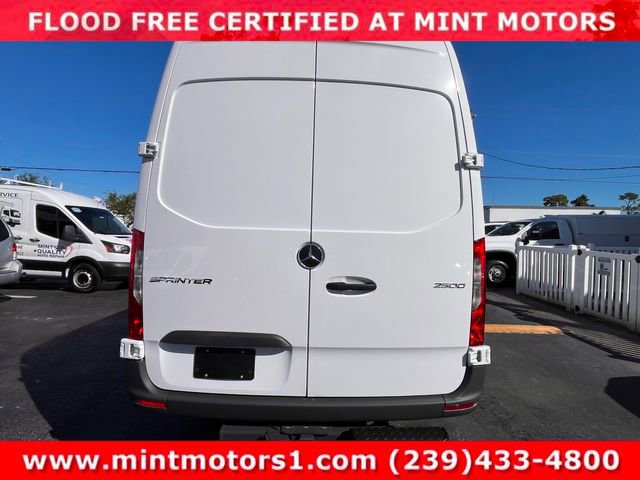 Used 2025 Mercedes-Benz Sprinter 2500 image 23