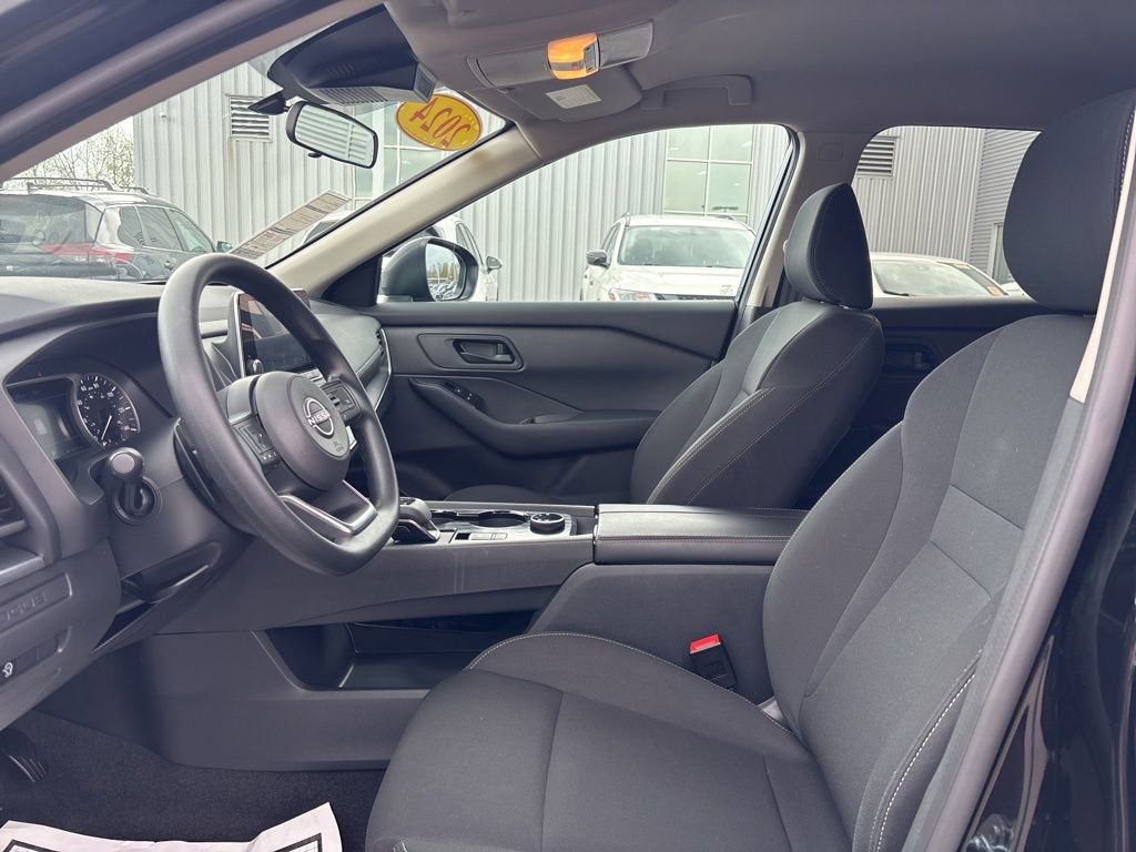 Used 2024 Nissan Rogue S AWD/4WD image 9