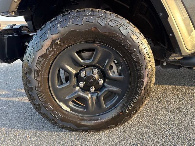 Used 2024 Jeep Gladiator Sport AWD/4WD image 26