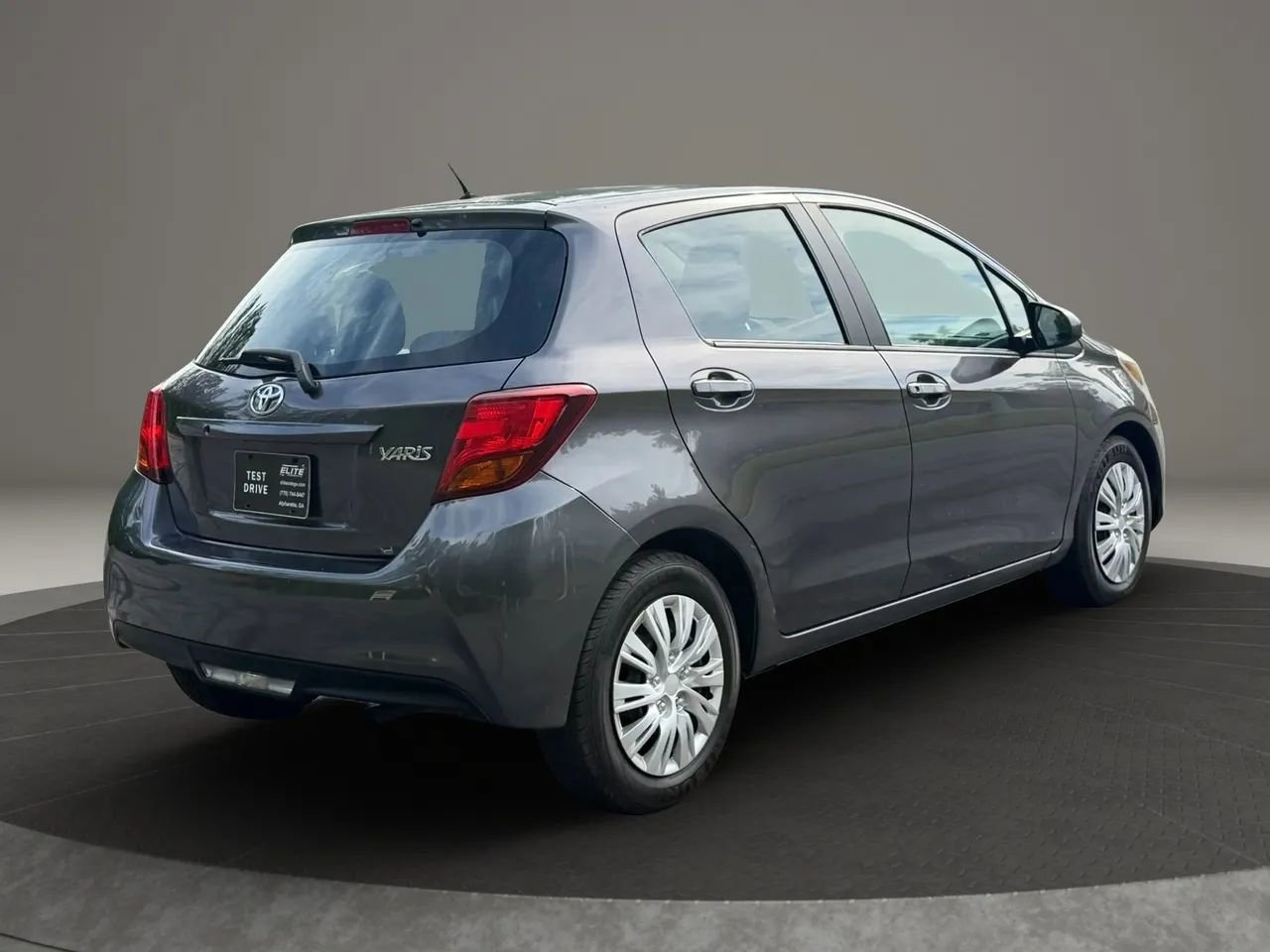 Used 2017 Toyota Yaris L FWD image 4