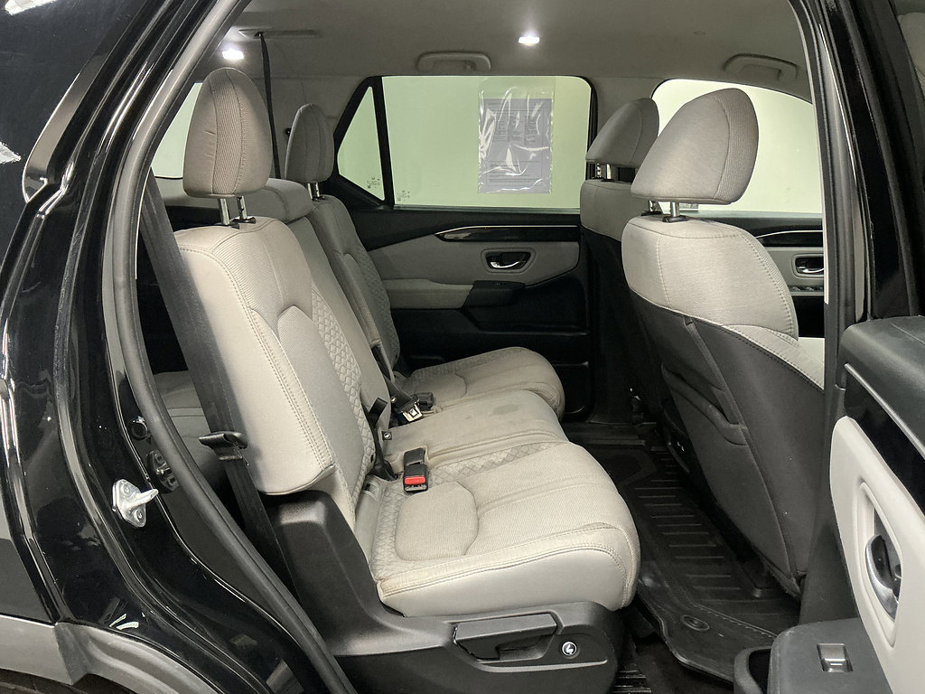 Used 2023 Honda Pilot LX image 29