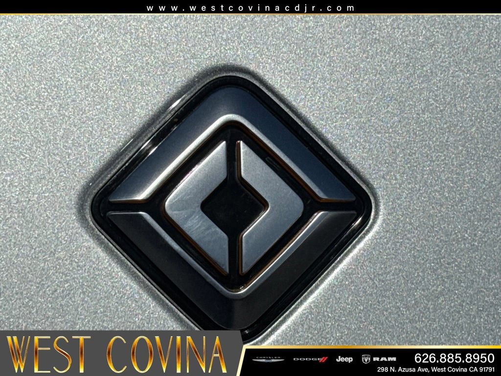 Used 2023 Rivian R1S Adventure AWD/4WD image 19