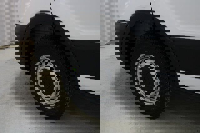 New 2026 Ford Transit 250 148 Medium Roof w/ Load Area Protection Package image 32