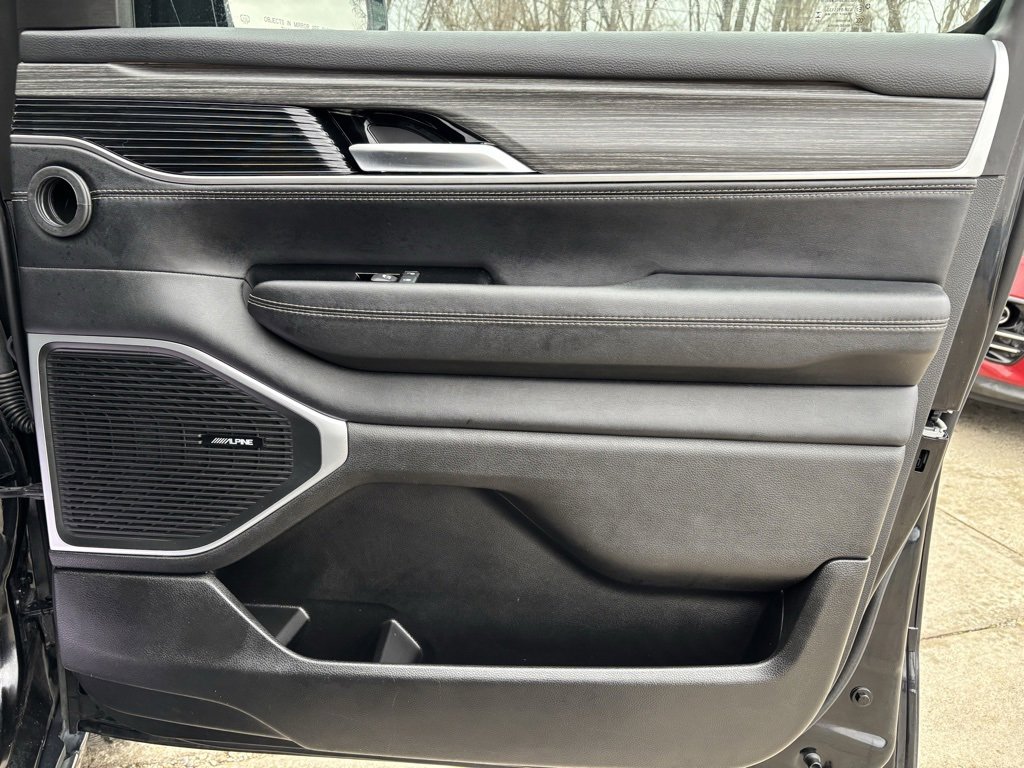 Used 2024 Jeep Wagoneer L Series II w/ Flexible Seating Group image 26