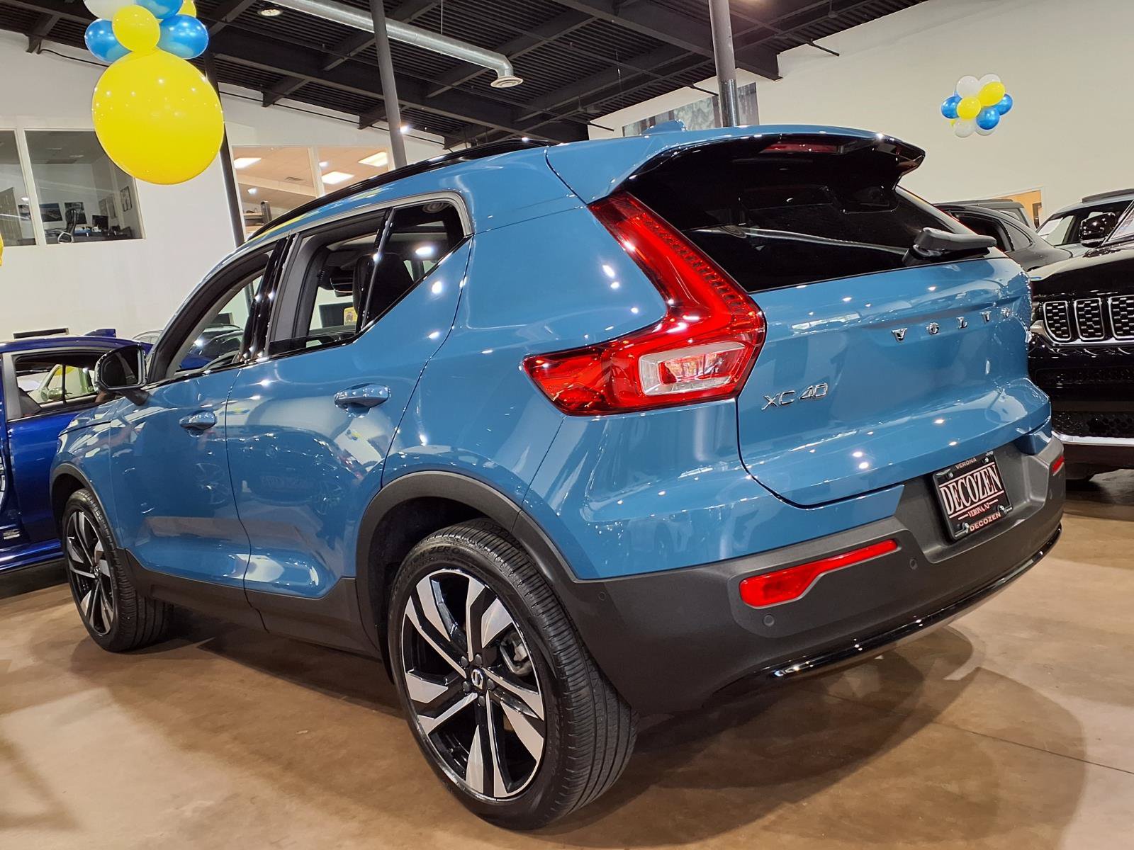 Used 2024 Volvo XC40 B5 Ultimate w/ Protection Package Premier AWD/4WD image 4