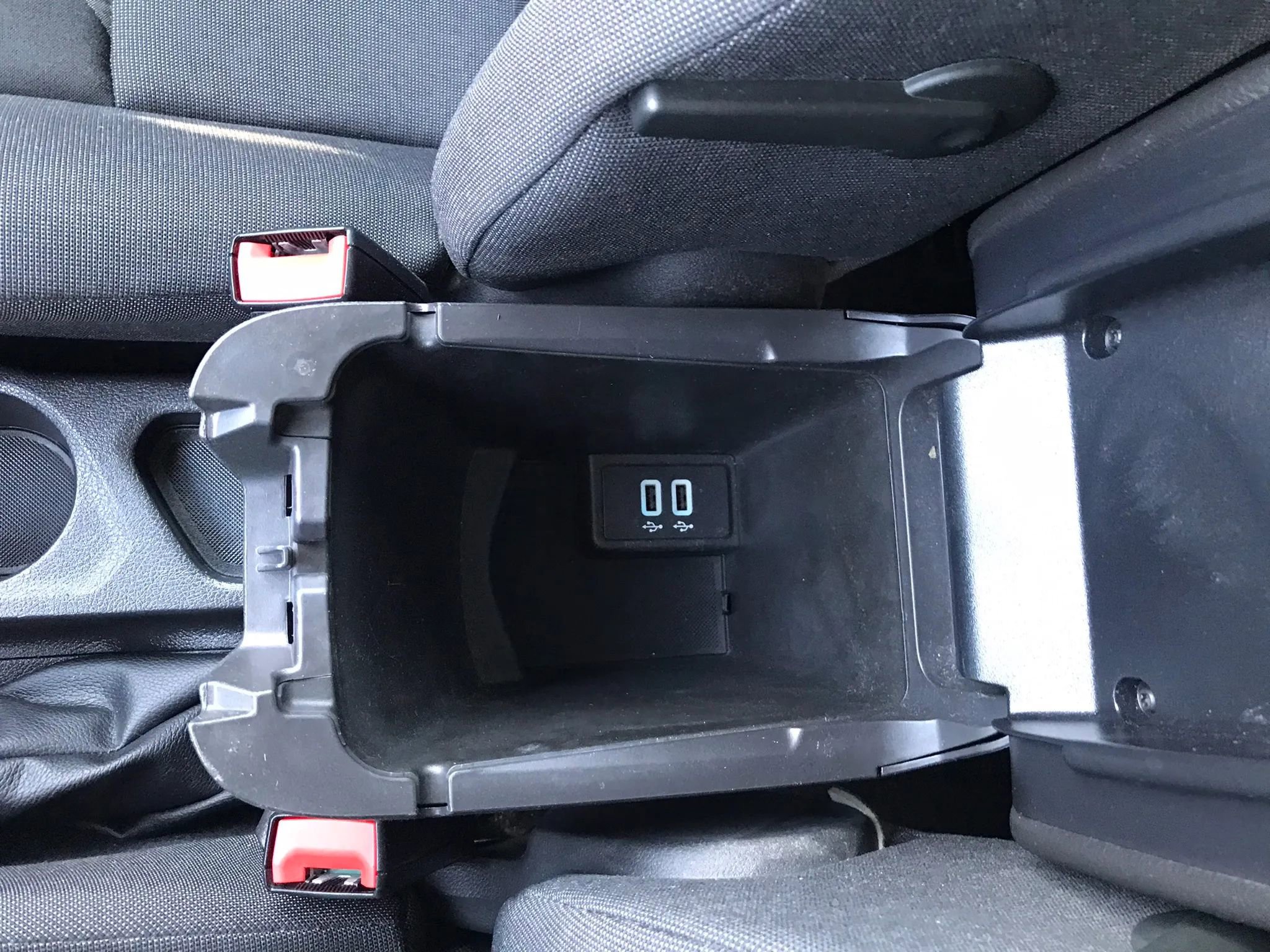 Used 2018 Ford Transit Connect XLT image 32