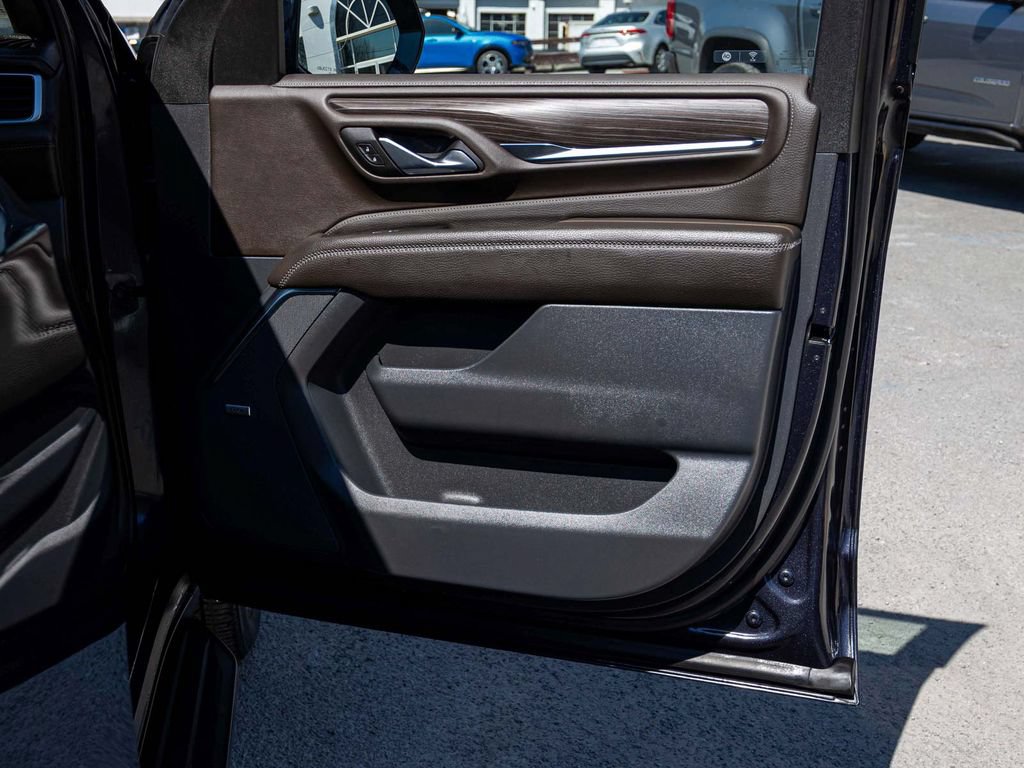 Used 2024 GMC Yukon Denali AWD/4WD image 13