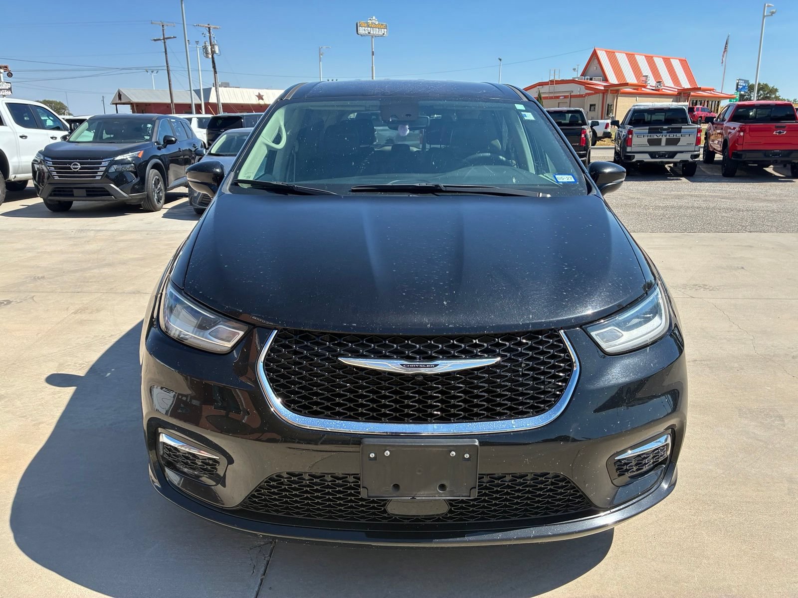 Used 2024 Chrysler Pacifica Touring-L FWD image 13