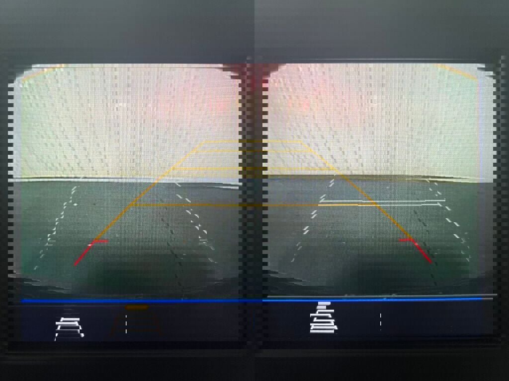 Used 2021 Chevrolet Equinox LS image 9