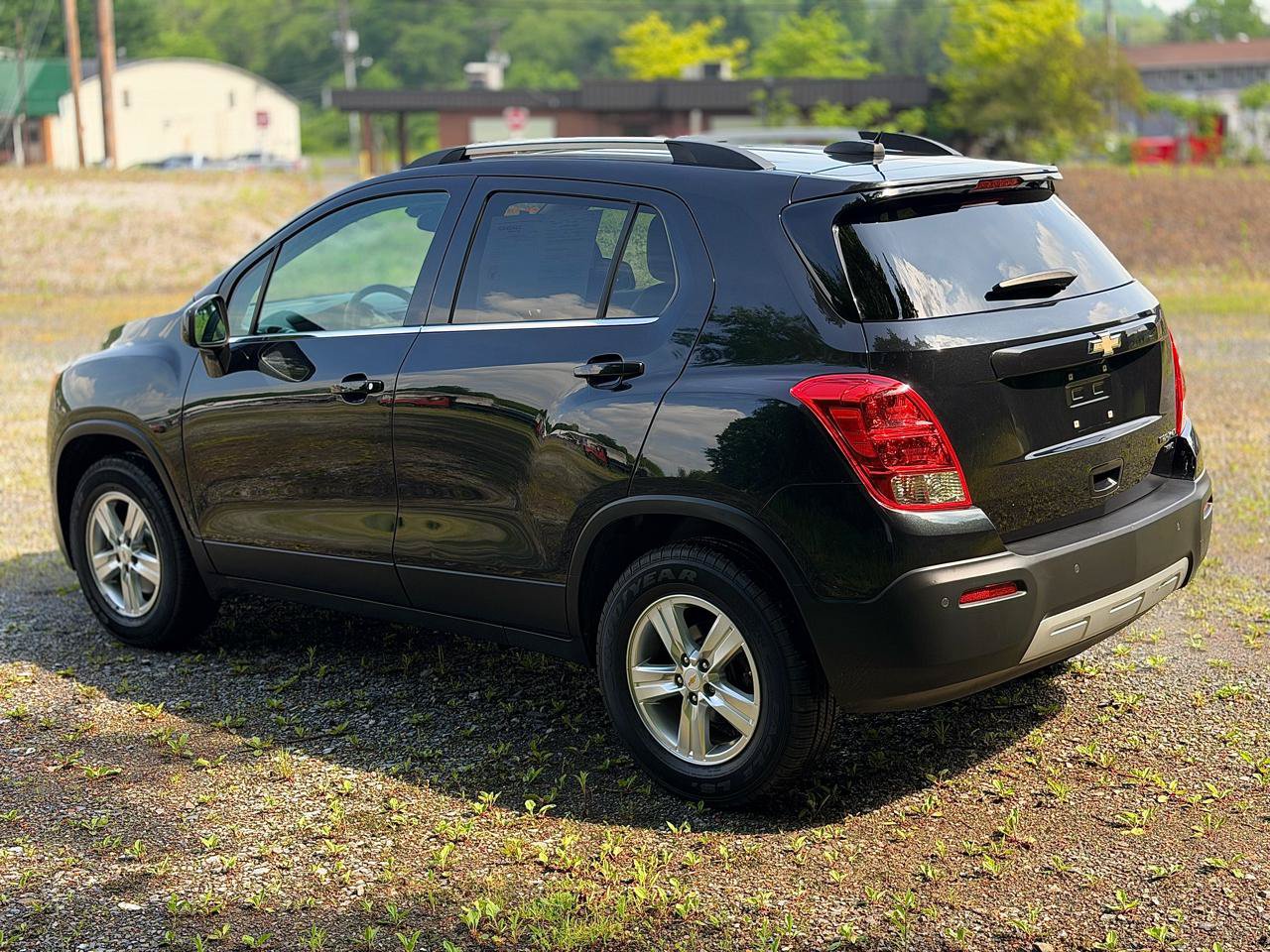 Used 2016 Chevrolet Trax LT w/ LT Sun and Sound Package AWD/4WD image 5
