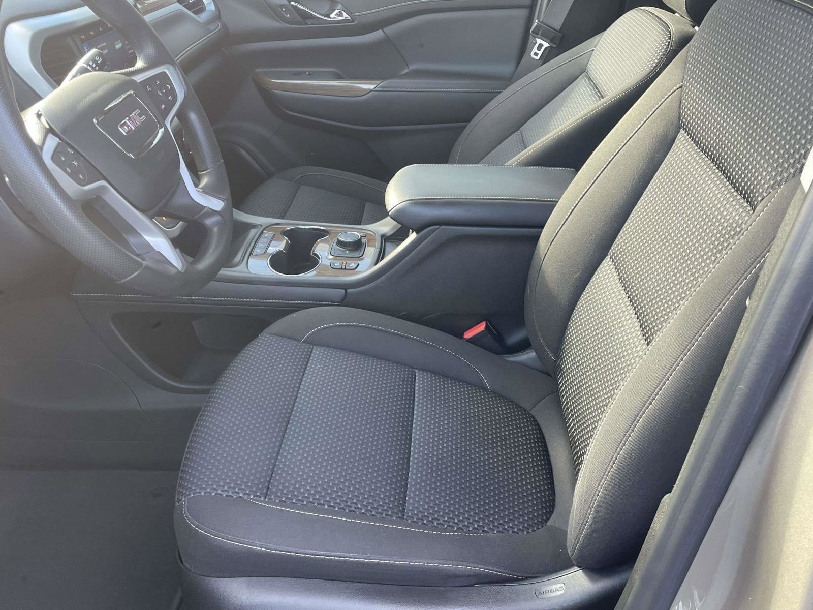 Used 2023 GMC Acadia SLE w/ Driver Convenience Package image 7