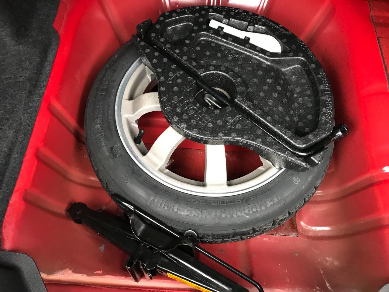 Used 2014 Ford Fiesta SE w/ Comfort Package image 13