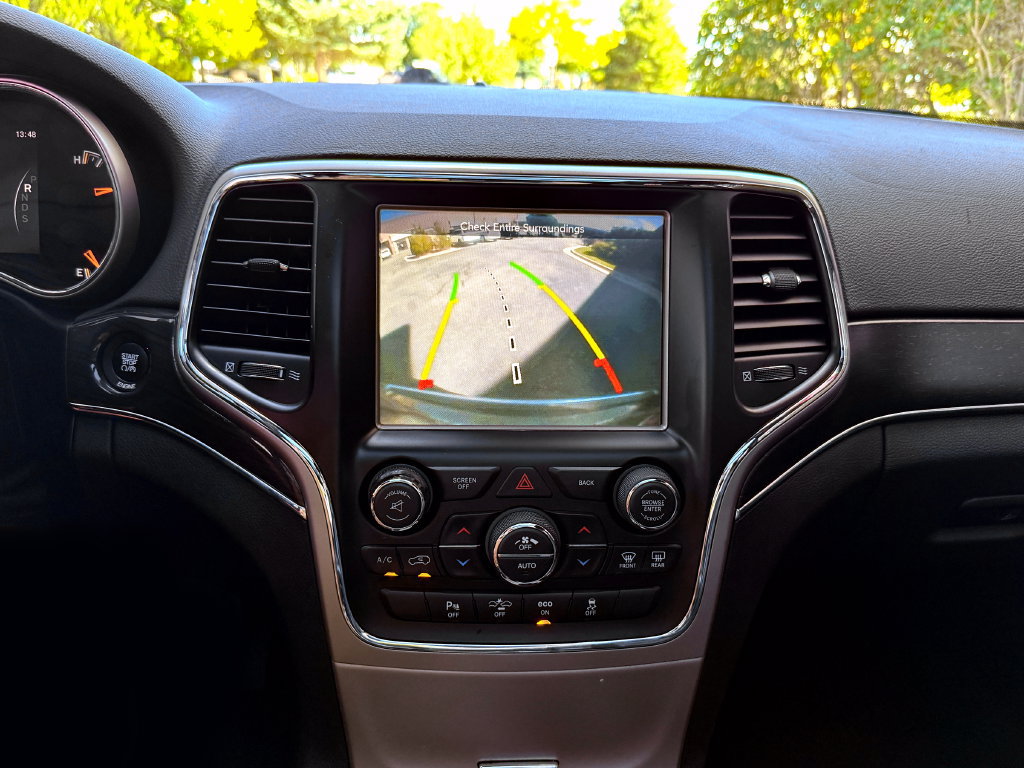 Used 2015 Jeep Grand Cherokee Limited w/ Luxury Group II AWD/4WD image 32