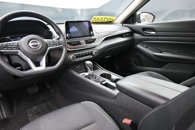 Used 2025 Nissan Altima 2.5 SV FWD image 25