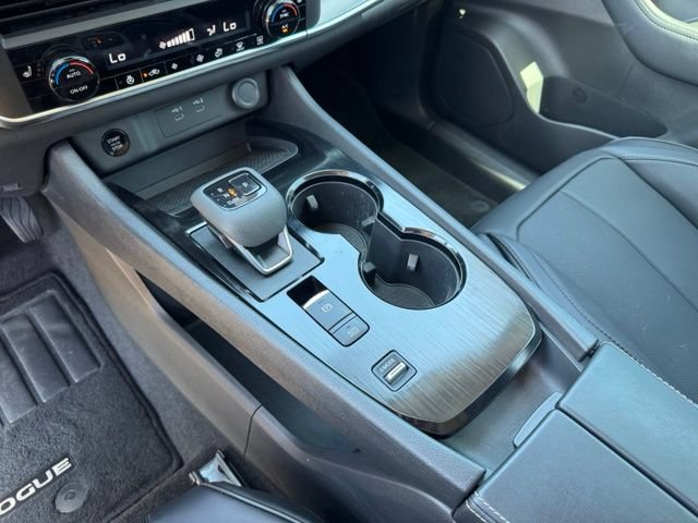 Used 2026 Nissan Rogue Dark Armor FWD image 22