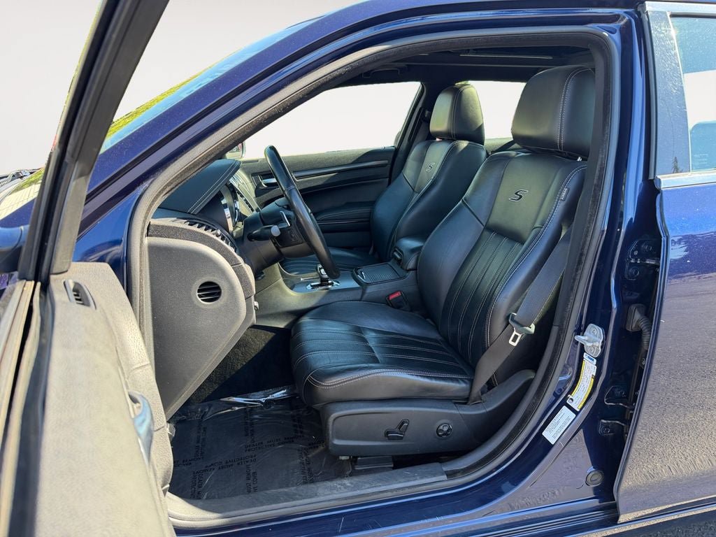 Used 2014 Chrysler 300 S RWD image 6