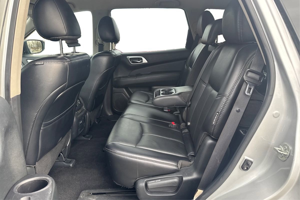 Used 2020 Nissan Pathfinder SL FWD image 10