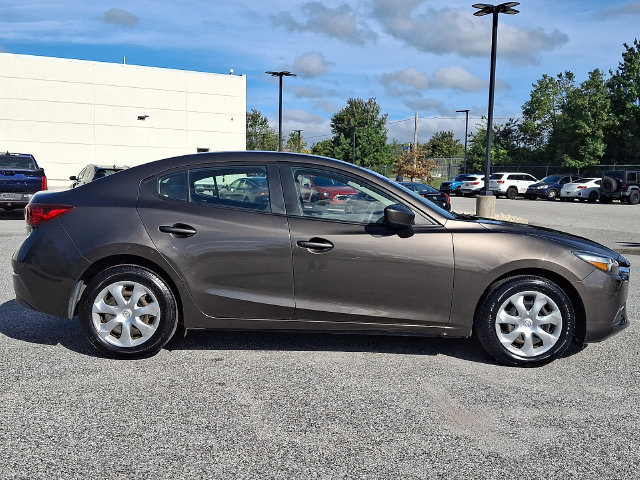 Used 2018 MAZDA MAZDA3 Sport FWD image 10