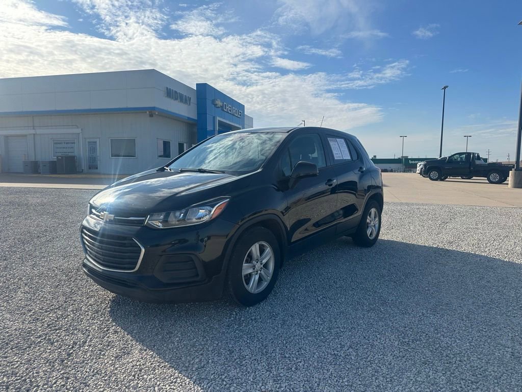 Used 2022 Chevrolet Trax LS w/ Tint and Cruise Package image 7