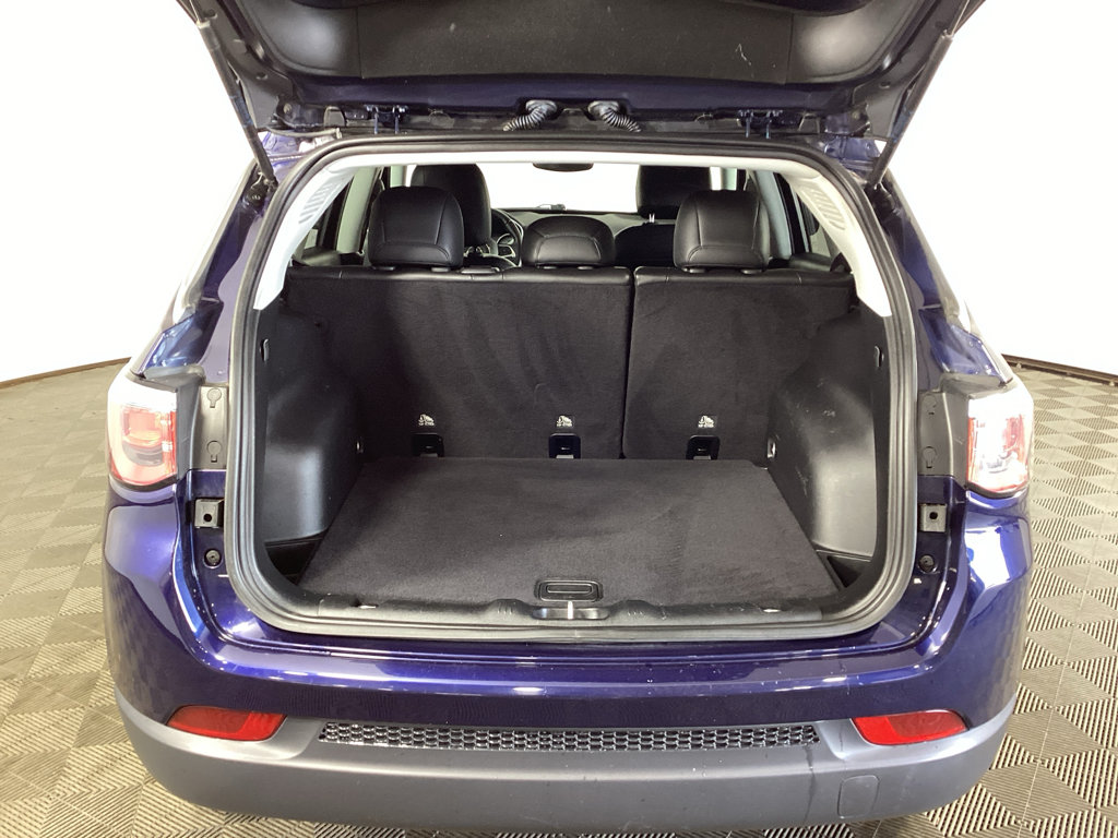 Used 2019 Jeep Compass Latitude AWD/4WD image 12